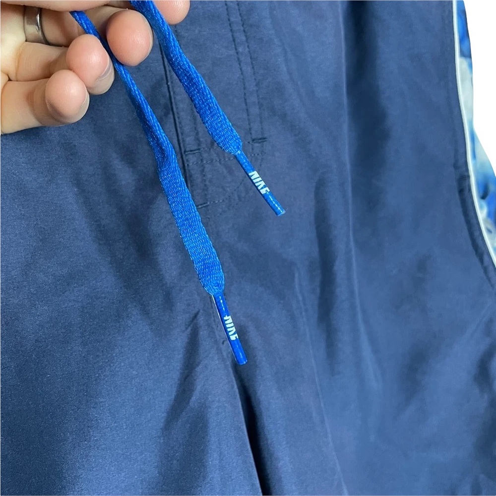 Nike swoosh athletic shorts - Picture 6 of 9